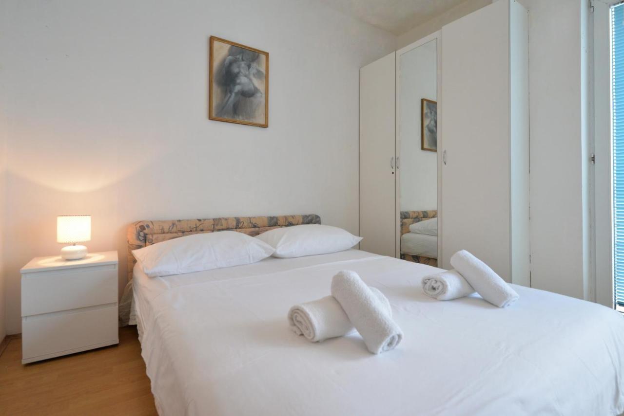 Apartman Rasip, Murter Buitenkant foto